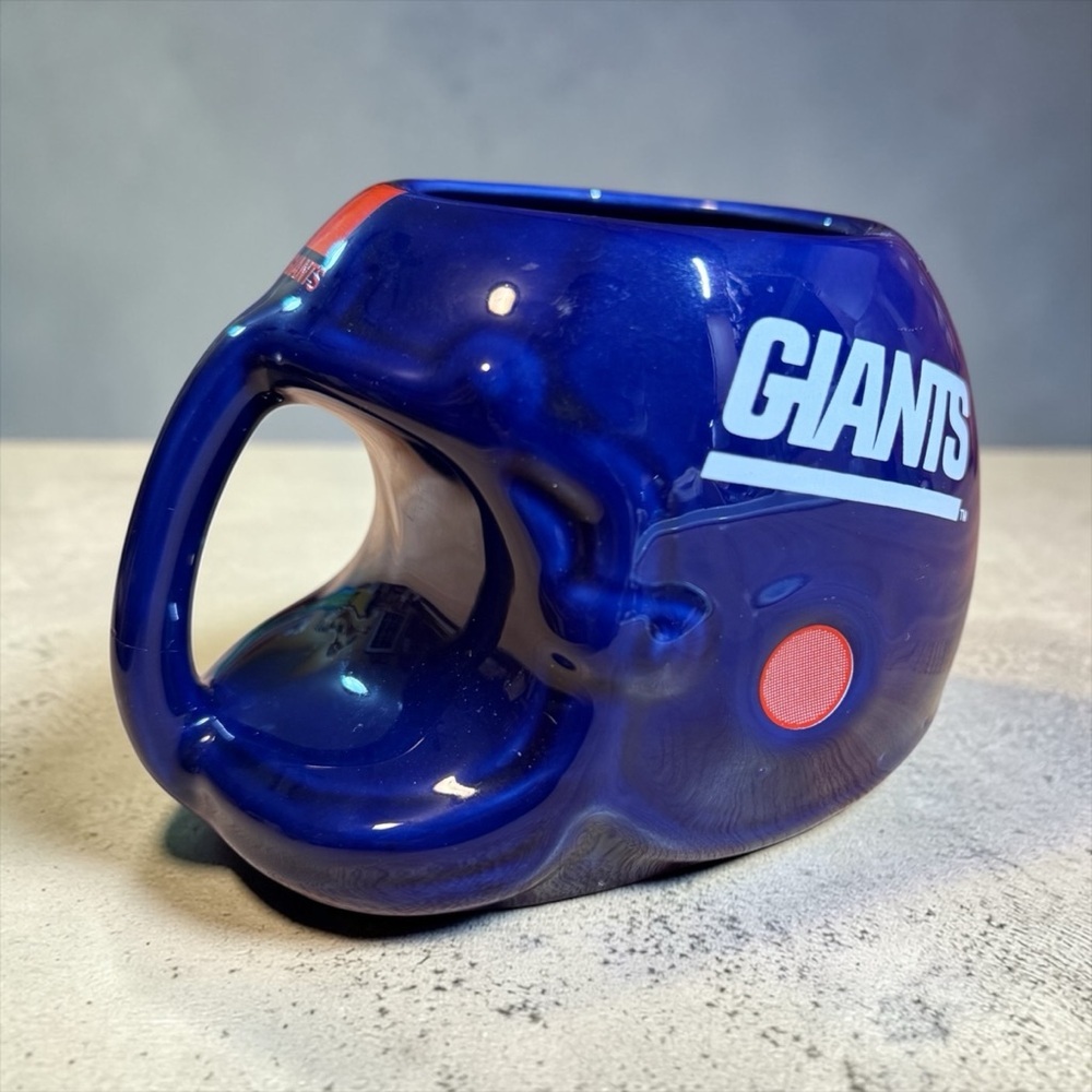 NFL New York GIANTS -FOOTBALL HELMET SHAPE MUG-CERAMIC TAKE A LOOK NOW LAST ONE